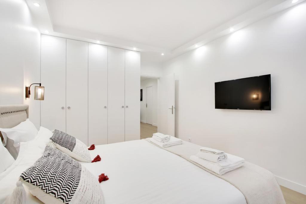 Trocadero/ Eiffel Tower - 3 Bedrooms- All New! Paris Eksteriør billede