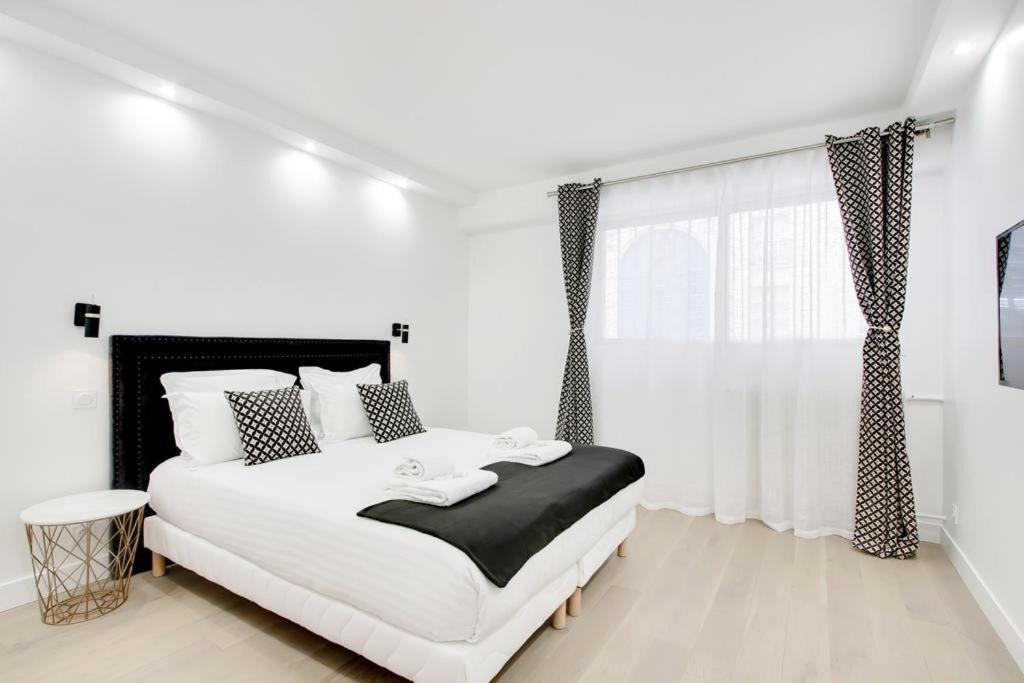 Trocadero/ Eiffel Tower - 3 Bedrooms- All New! Paris Eksteriør billede