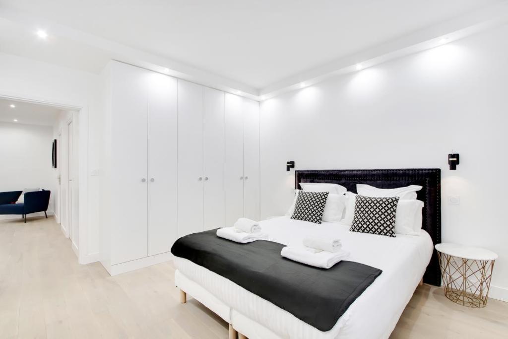 Trocadero/ Eiffel Tower - 3 Bedrooms- All New! Paris Eksteriør billede